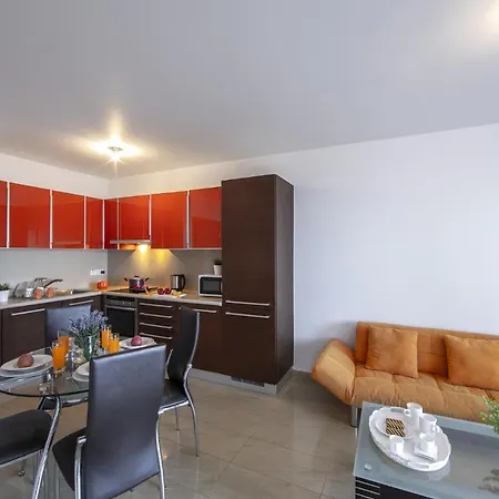 One Bedroom In Fig Tree Bay Apartament *